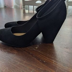 Torrid Black Faux Suede Cone Pump 12WW